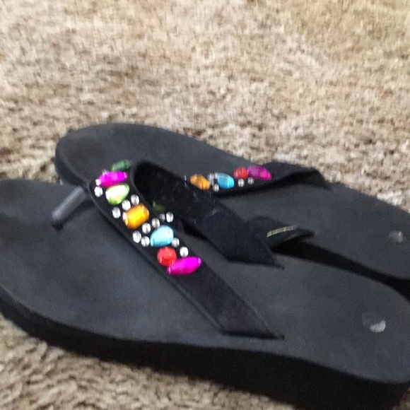 Shoes - Picture 3 of 4